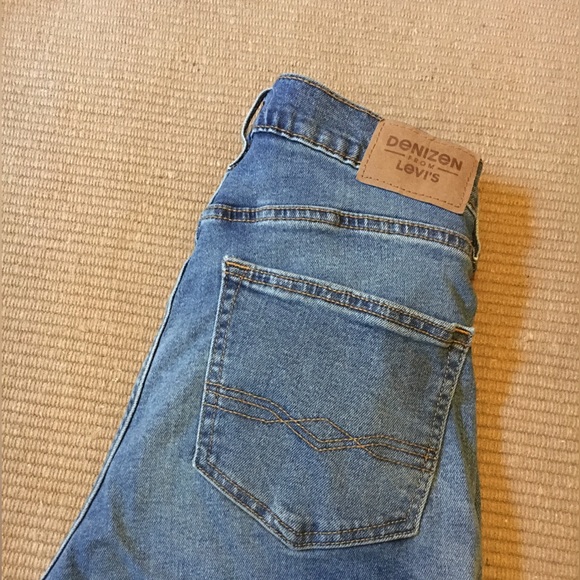 Denison from Levi’s Men’s denim shorts - Picture 3 of 3